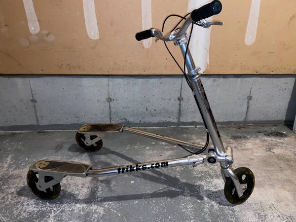 Photo Trikke T8 Adult 3 Wheel Scooter $30