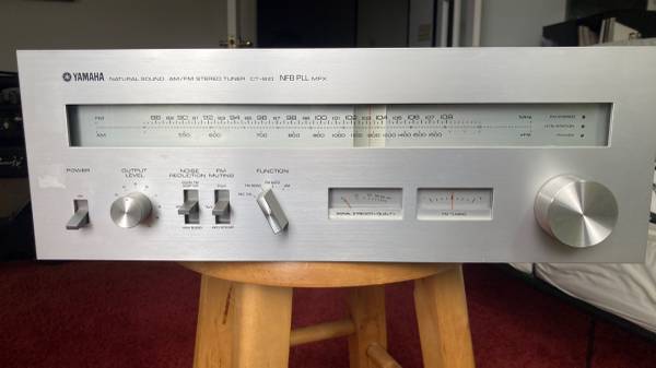 Photo Vintage Yamaha tuner CT 810 $150