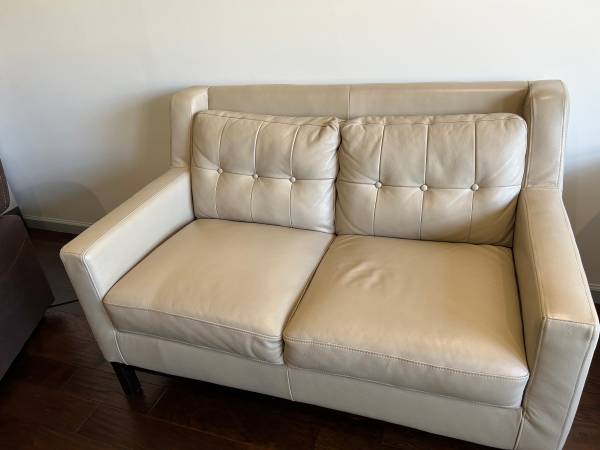 Photo two seat leather couch $400