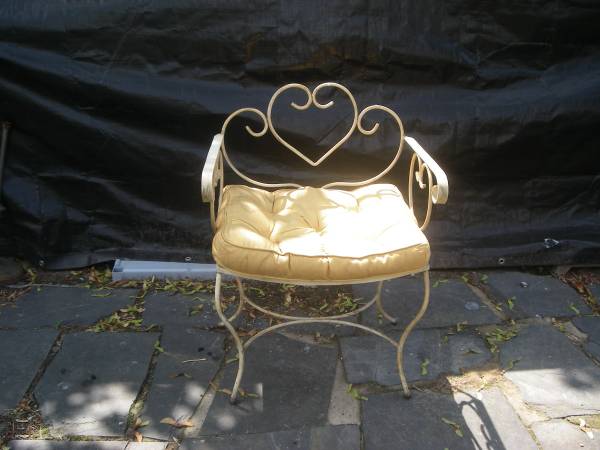 Photo wrought iron vanity chair $50