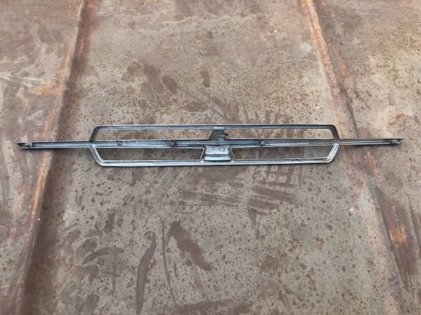 Photo 1966 Ford Thunderbird rear light bezel emblem $20