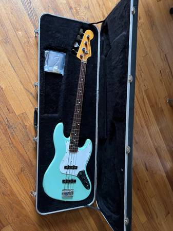 Photo 1986 Japanese Fuji-gen Sea Foam Fender Jazz Bass $1,000