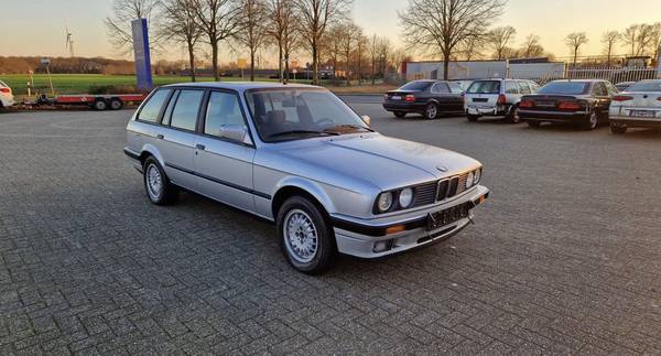 Photo 1991 BMW 318i Touring $18,500