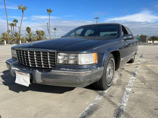 Photo 1996 CADILLAC FLEETWOOD REDUCED PRICE $6,000