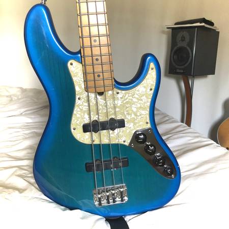 Photo 1997 Deluxe Jazz Bass, Active 4 String, Blue wMaple boardHipshot Tun $950