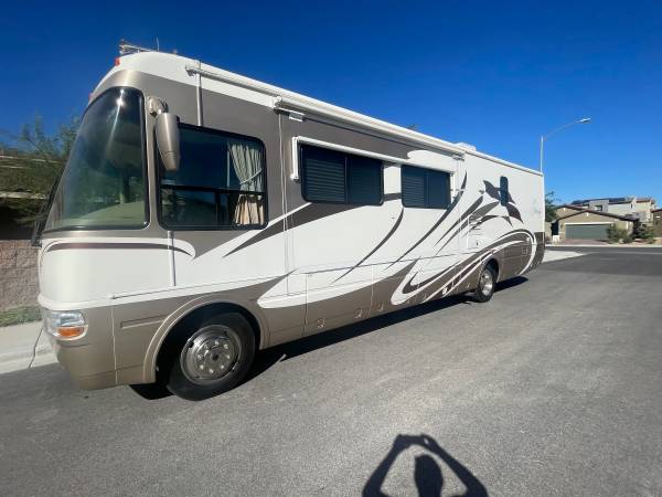 Photo 2005 dolphin class a motorhome 3 slide outs only 8800 miles like new $32,500