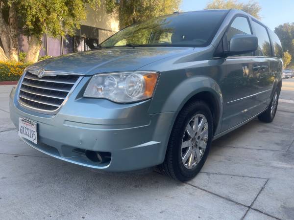 Photo 2008 CHRYSLER TOWN  COUNTRY TOURINGDRIVE EXCELLENT BACK UP CAMERA  - $4,999 (RESEDA)