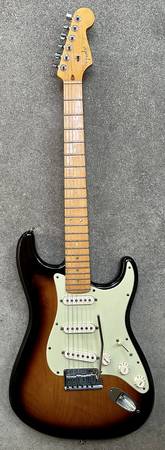 Photo 2008 Fender American Deluxe Stratoacaster Maple Fingerboard Sunburst F $999