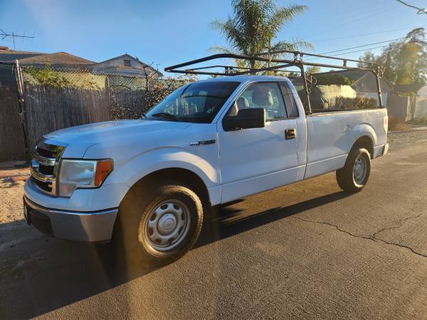 Photo 2014 Ford F150 XL v8 with rack $9,500