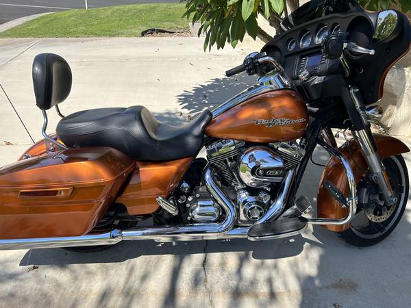 Photo 2014 Harley Davidson street glide $16,500