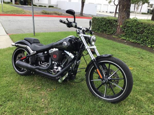 Photo 2016 HARLEY DAVIDSON BREAKOUT, VERY CLEAN, MUST SEE $12,900