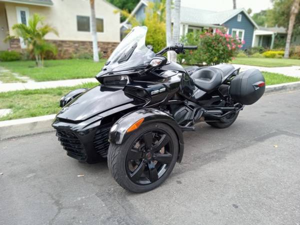 Photo 2017 CAN AM SPYDER F3 NO CLUTCH TRAINING NEEDED. $13,450