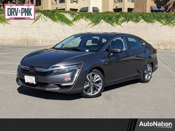 Photo 2018 Honda Clarity Plug-In Hybrid Electric Touring Sedan $21,399