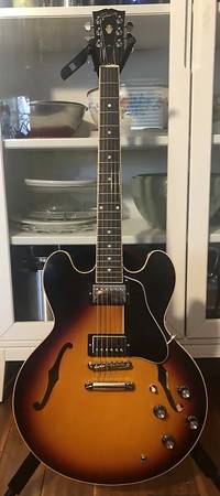Photo 2019 Gibson ES-335 sunburst $2,600