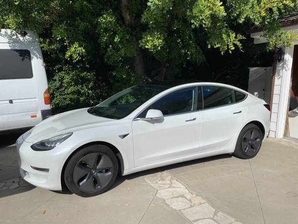 2019 Tesla Model 3 RWD long-range $29,500