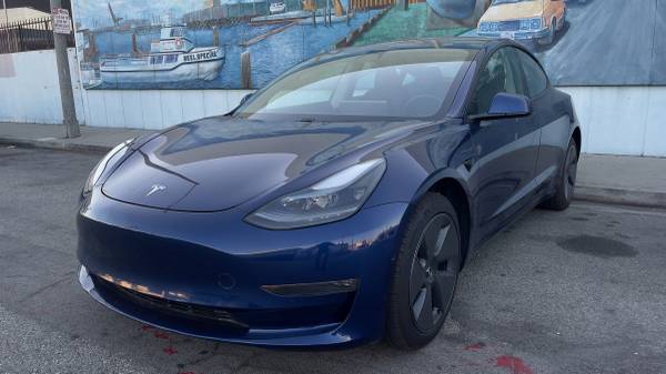 Photo 2021 Tesla Model 3 Long Range Sedan For Sale in Excellent Condition $28,495