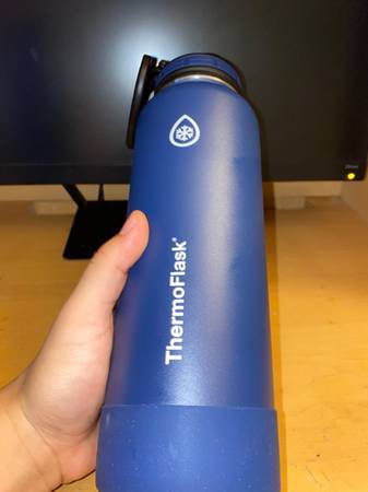 Photo 40oz ThermoFlask Insulated Water Bottle Blue Color $20
