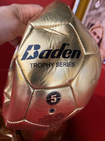 Photo 4x Gold Trophy Series Soccer Balls Size 5 - New $12