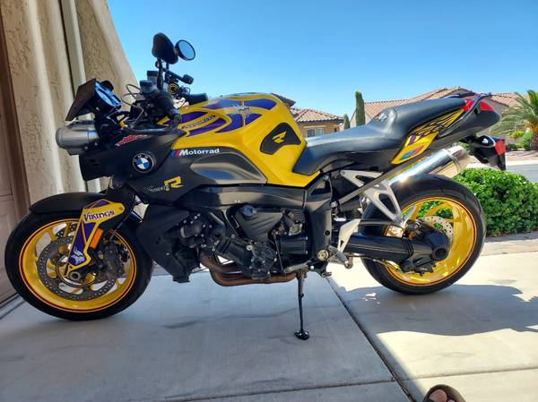 Photo BMW K 1200 R Rare and Awesome Help a Vet out. $5,900