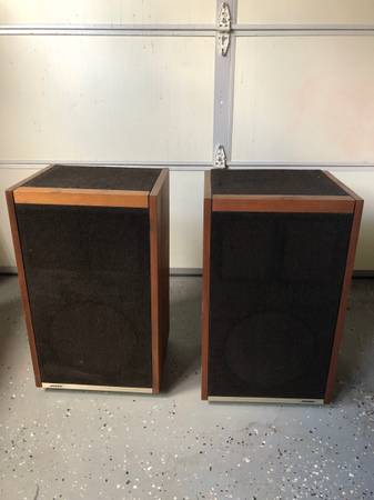 Photo Bose 601 Speakers $550