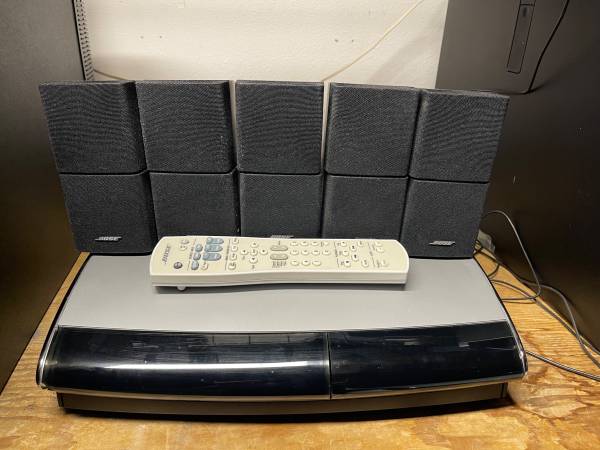 Photo Bose Lifestyle AV28 Media Center, 5 Speaker System With Cords  subwoo $295
