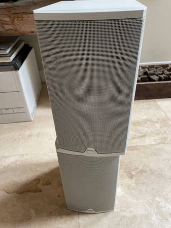Photo Boston acoustics cr6 speakers like new can use in or outdoors $40