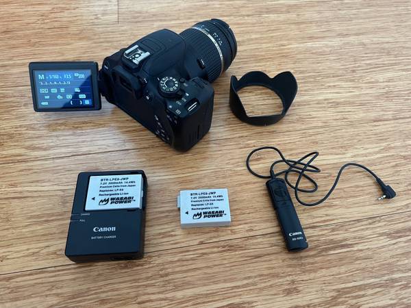 Photo Canon Rebel Camera T5i with Tamron 18-270mm lens kit $250