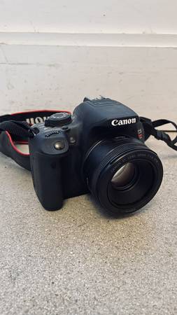 Photo Canon Rebel t5i EOS 700d $250
