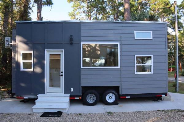 Photo Custom Luxury Tiny Home built by Dragon Tiny Homes 202 sq ft. Must see $79,500