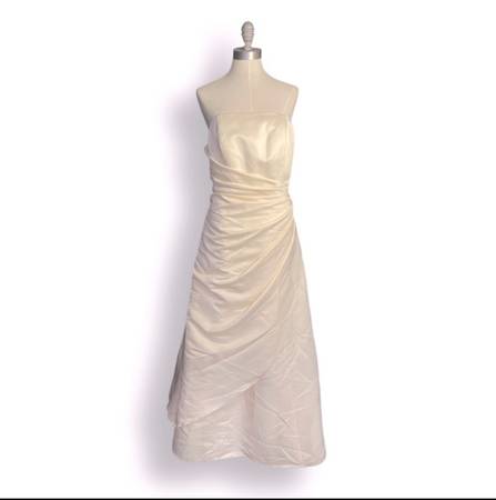 Photo Davids Bridal Wedding Dress 16W LTGLD Ivory Strapless Satin A-line Style 9T8076 $25
