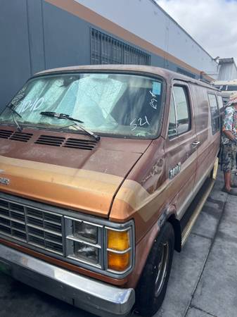 Photo Dodge Van $900