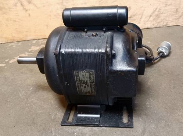 Electric motor Leland Electric Co. 34 Hp 3450 RPM 34 in shaft $90