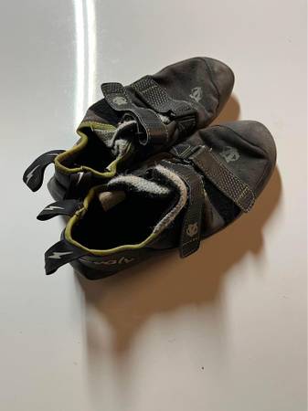 Photo Evolv Defy Rock Climbing Shoes, Mens Size 11.5 $30