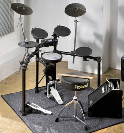 Photo FREE DELIVERY Roland TD-4 Electronic Drum Set w Amp and Seat $500