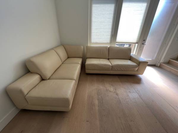 Photo FREE Modern, nice 2 piece L shape sofa