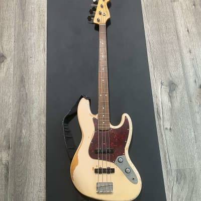 Photo Fender Flea Artist Series Road Worn Signature Jazz Bass - Shell Pink $1,400