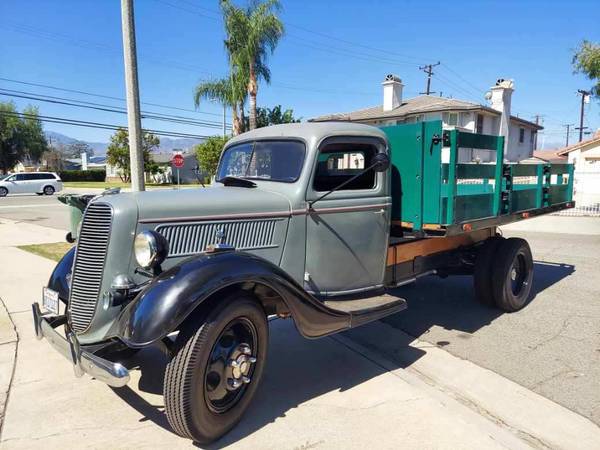 Photo Ford 1937 1 12 Ton with Dump - $15,000 (West Covina)