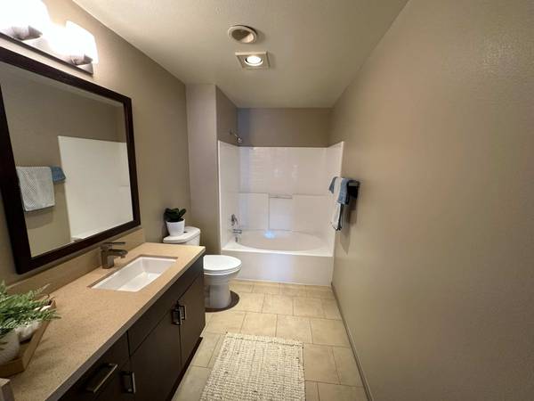 Photo Gorgeous 650 sq ft 1 bed  1 bath - Prime location in Los Angeles $2,295