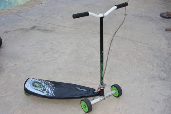 Photo Green Pulse Slither Drift Scooter $20