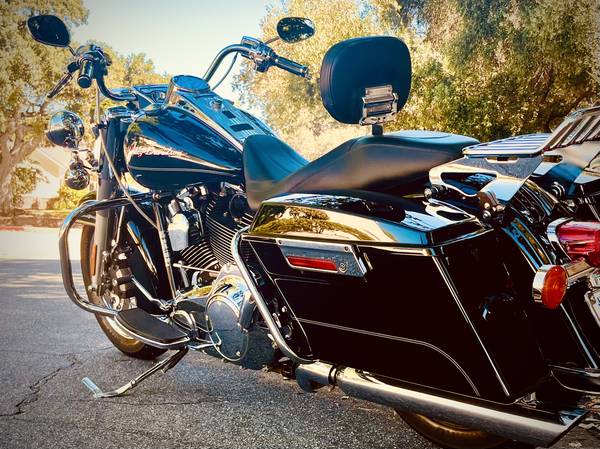 Photo Harley Davidson Road King, Mint $11,900