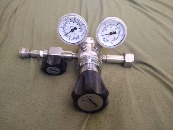 Photo Harris KH1109 Specialty Gases Two-Stage Gas Regulator CGA 660 $180
