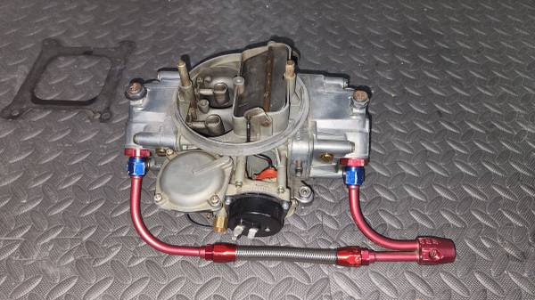 Photo Holley 750 CFM carburetor with electric choke $300