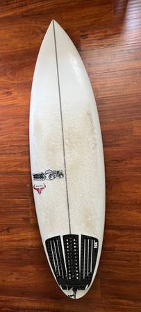 Photo JS Surfboard Raging Bull 510 $600