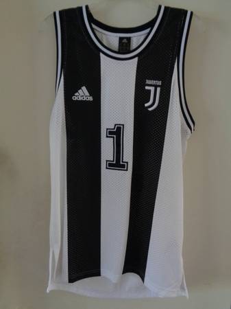 Photo Juventus Jersey $40