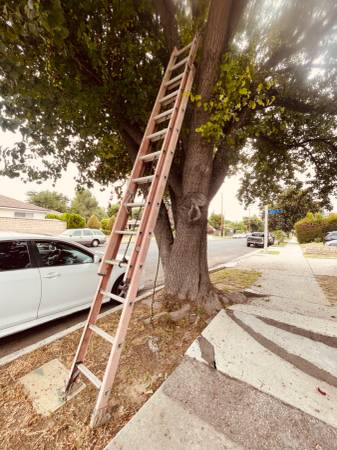 Photo Ladder fiberglass 24 ft extension ladder vintage made in USA $199