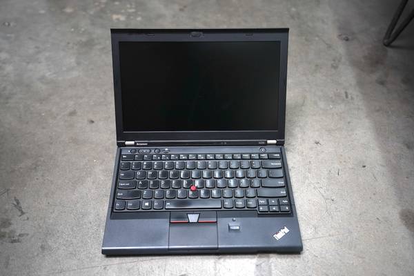 Photo Lenovo 13 X230 Thinkpad Laptop Windows 10 For Sale $150
