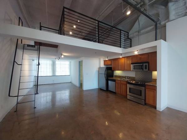 Live  Work Loft - Artist Gallery or Studio with 17 ft. TALL Ceilings $3,095