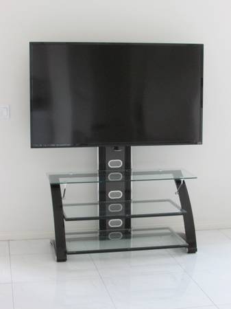 Photo MODERN T.V. STAND, COLOR, SILVER, BLACK, THREE GLASS SHELVES, SPECULA $49