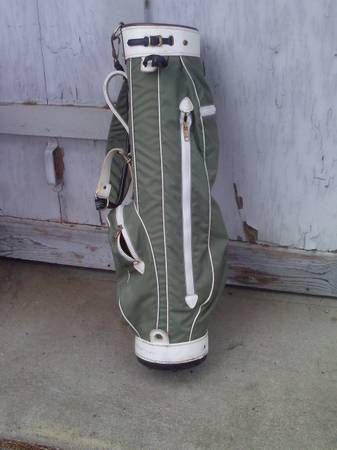 Photo Macgregor 70s sunday golf bag $30