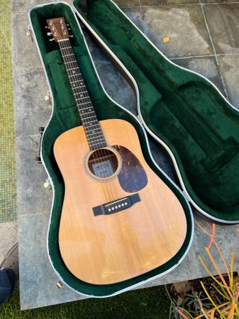 Photo Martin D-16GT AcousticElectric Guitar $1,399